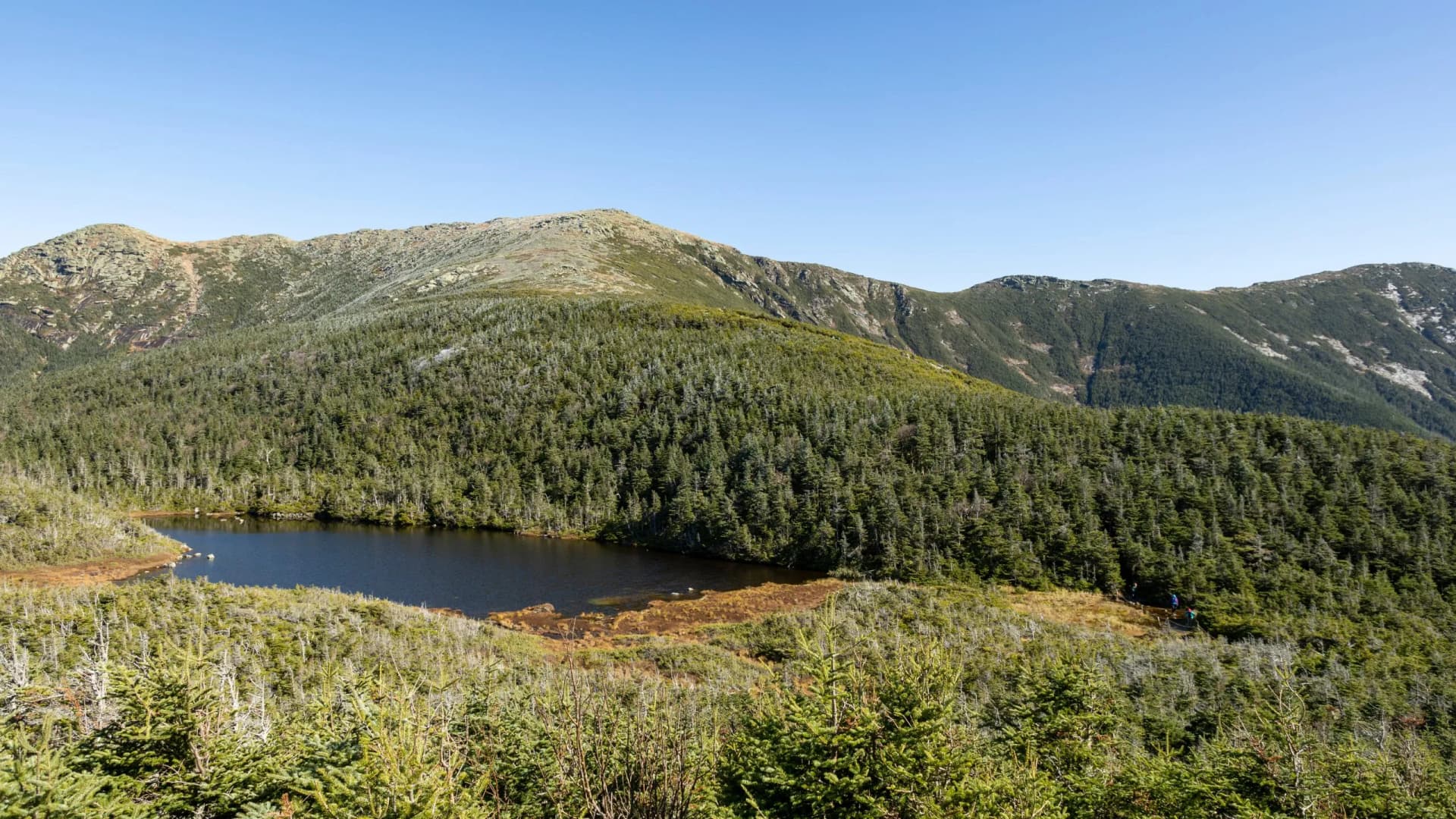 eagles-lake-and-mount-lafayette-as-viewed-from-the-amc-greenleaf-hut-scaled